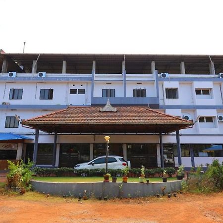 Kukuresidency Hotel Wadakkanchery Buitenkant foto