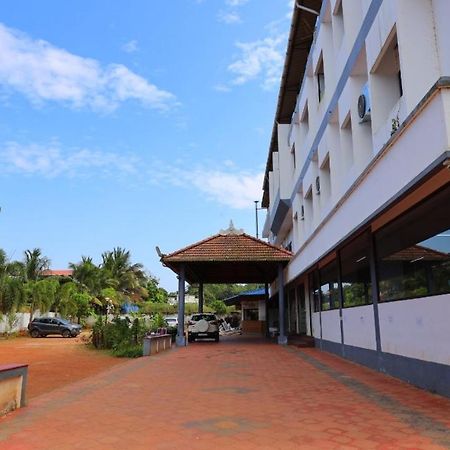 Kukuresidency Hotel Wadakkanchery Buitenkant foto