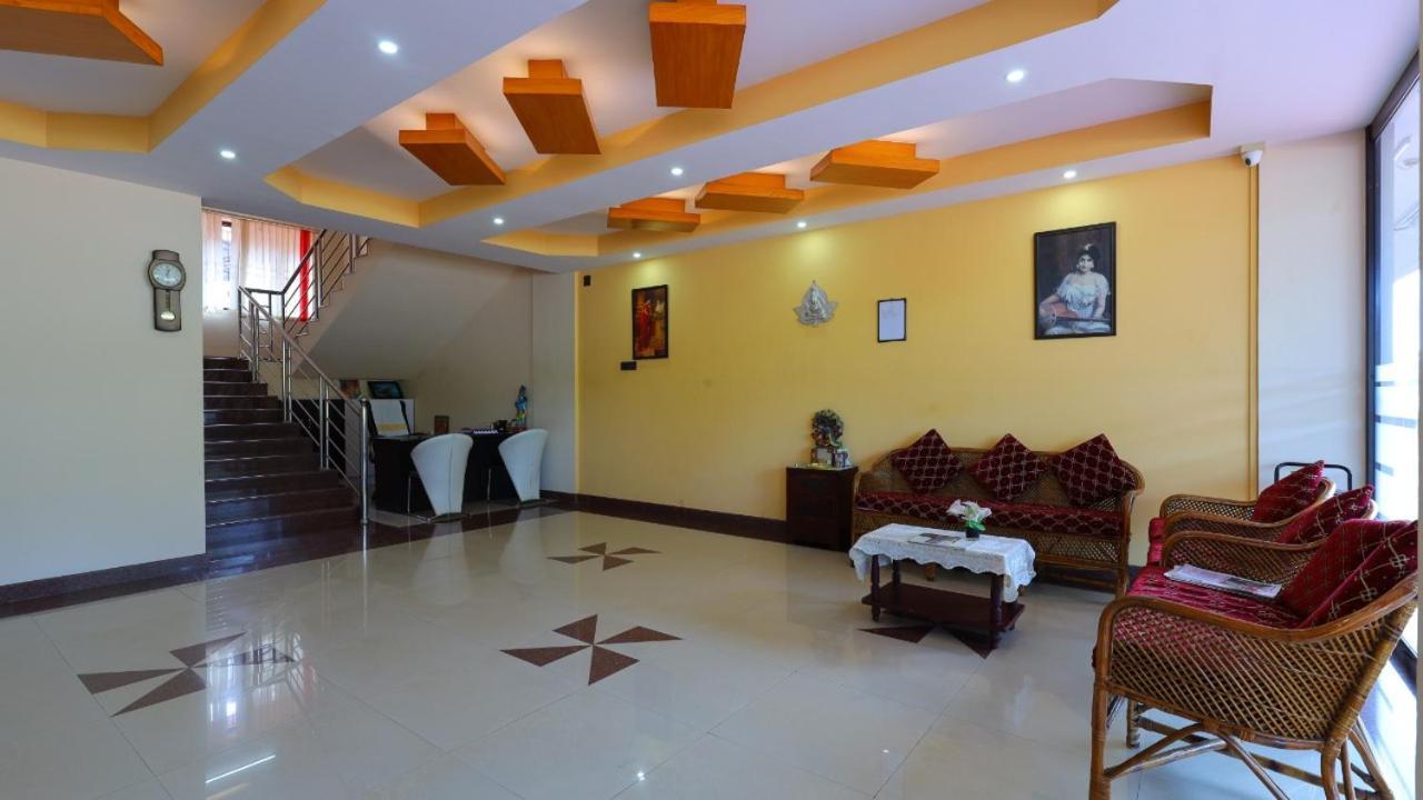 Kukuresidency Hotel Wadakkanchery Buitenkant foto