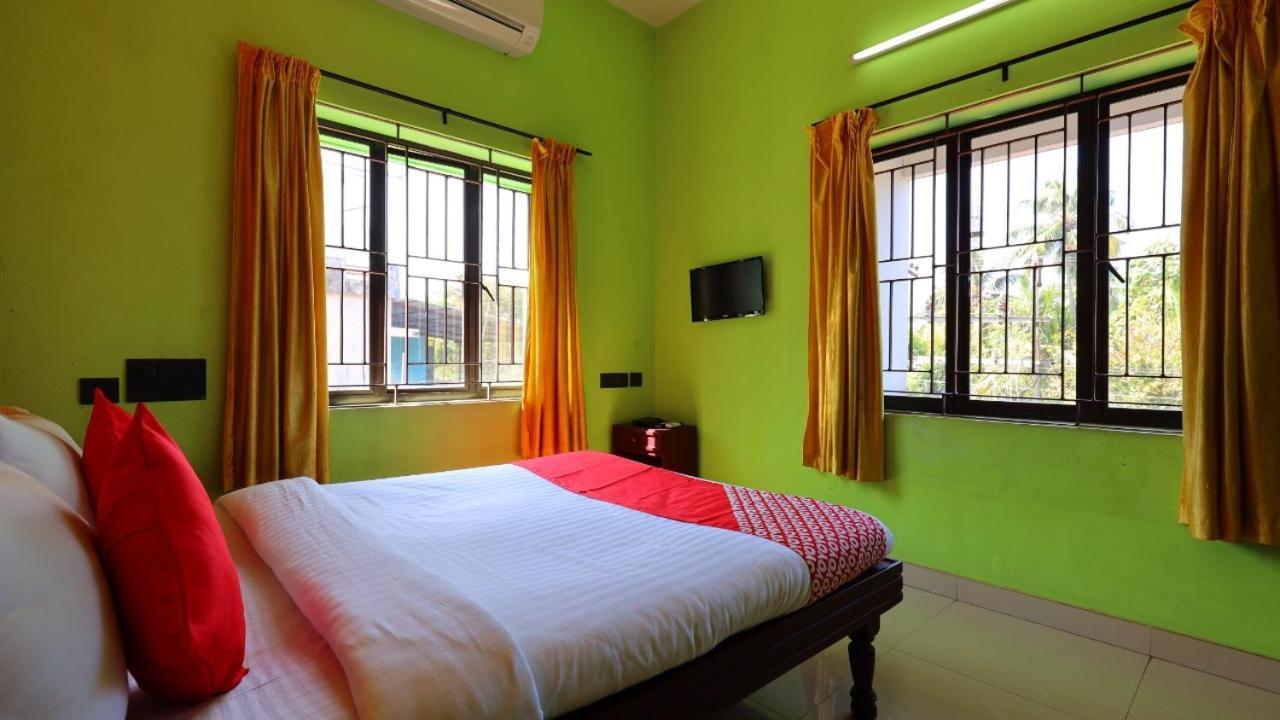 Kukuresidency Hotel Wadakkanchery Buitenkant foto