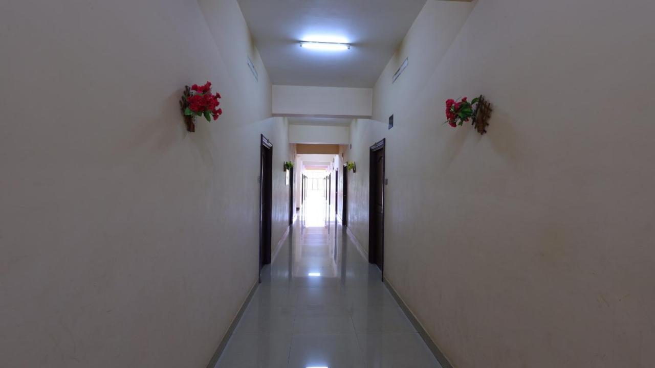 Kukuresidency Hotel Wadakkanchery Buitenkant foto